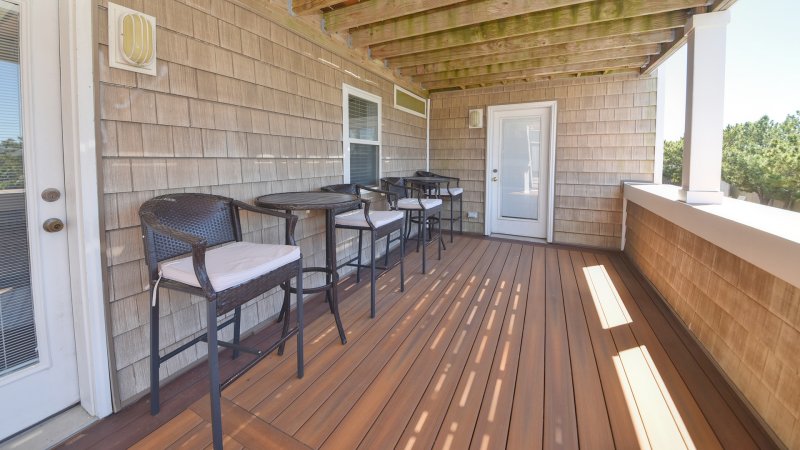 Majestic – Covered Deck