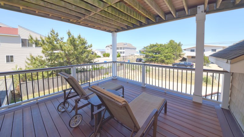 Majestic – Covered Deck