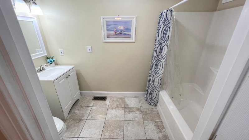 Majestic – Private Bath for BR5