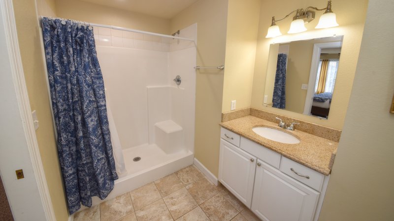 Majestic – Private Bath for BR7