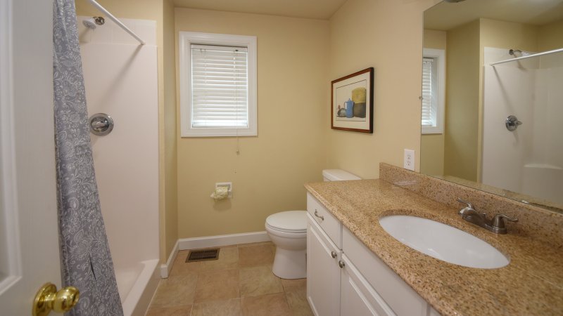 Majestic – Private Bath for BR10