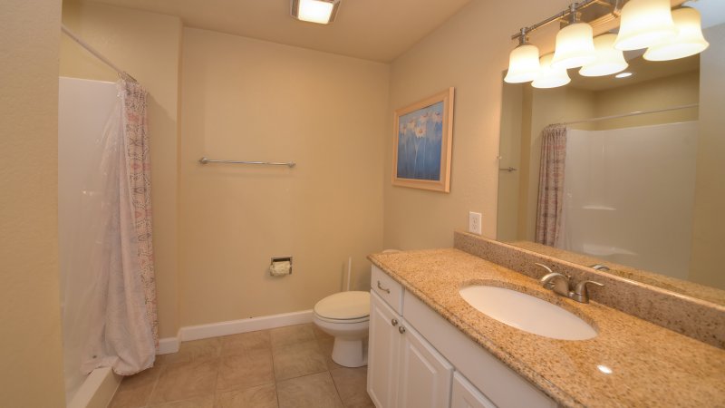 Majestic – Private Bath for BR12