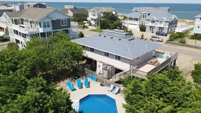Sandsong – Exterior