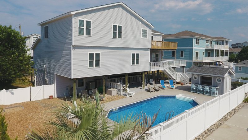 Sea Breezes – Exterior