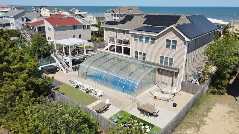 Majestic – Exterior