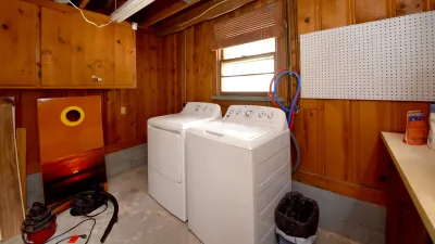 Gullible – Laundry Room