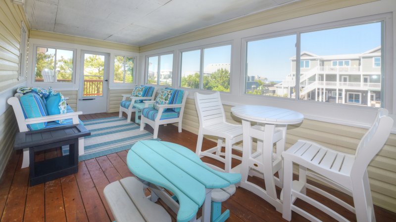 Caprio – Screened Porch