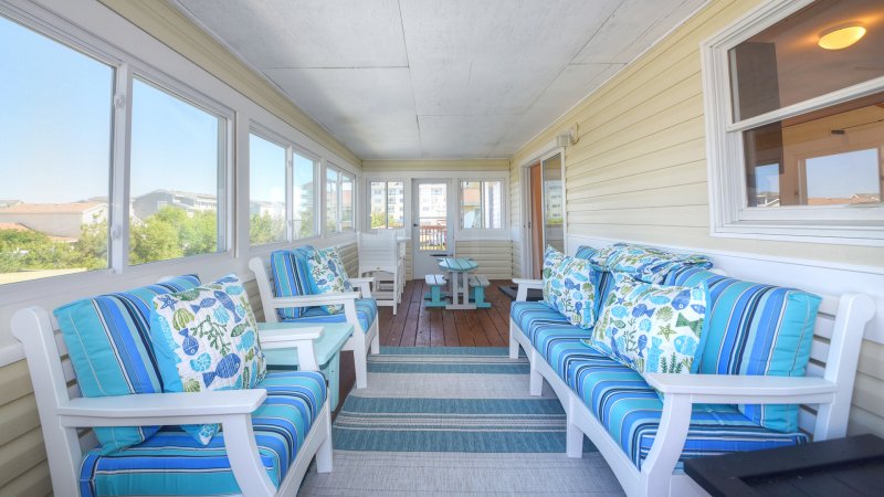 Caprio – Screened Porch