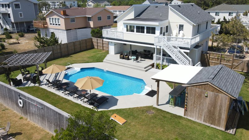 Caprio – Pool