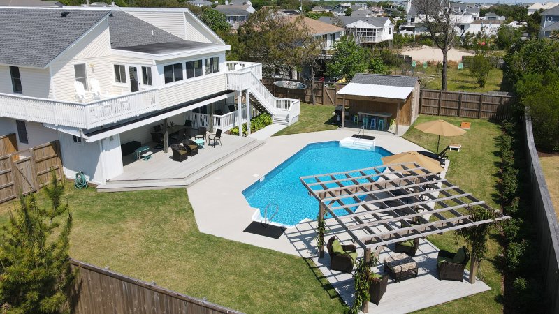 Caprio – Pool