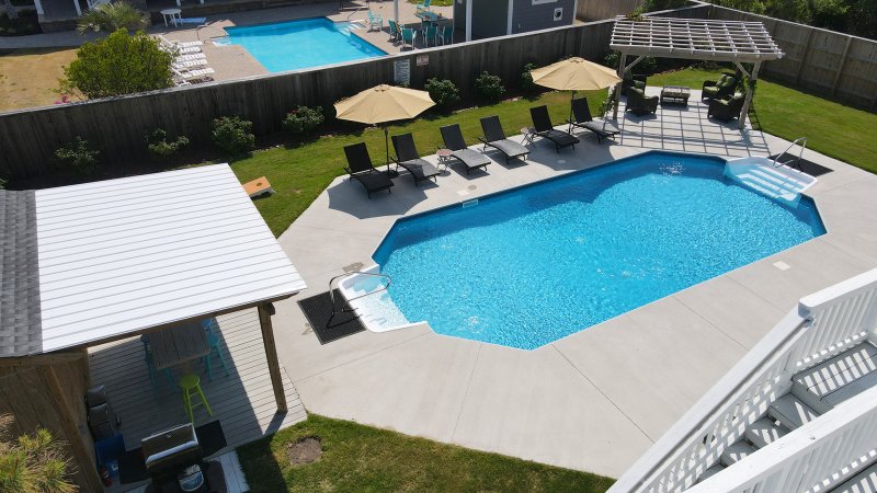 Caprio – Pool