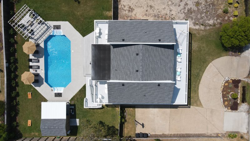 Caprio – Pool