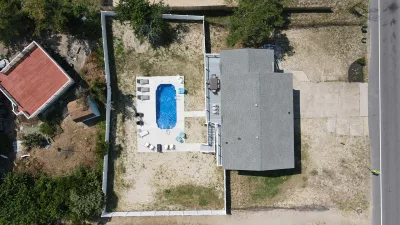 Sea Star – Exterior