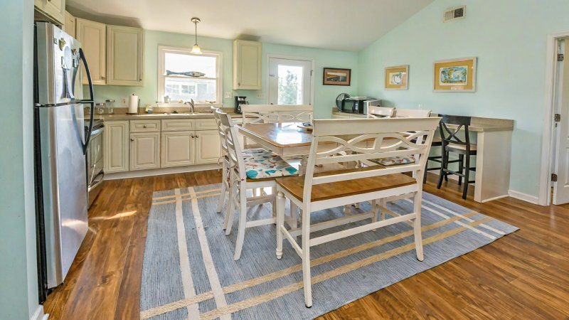 Moore Fun – Dining