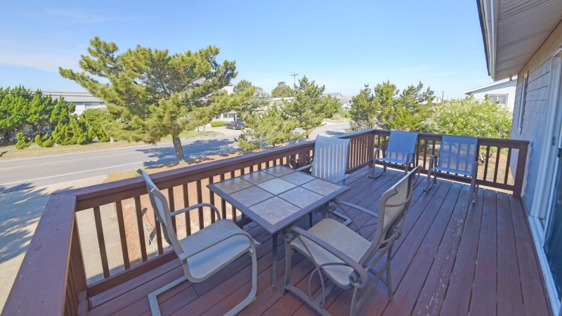 Moore Fun – Deck