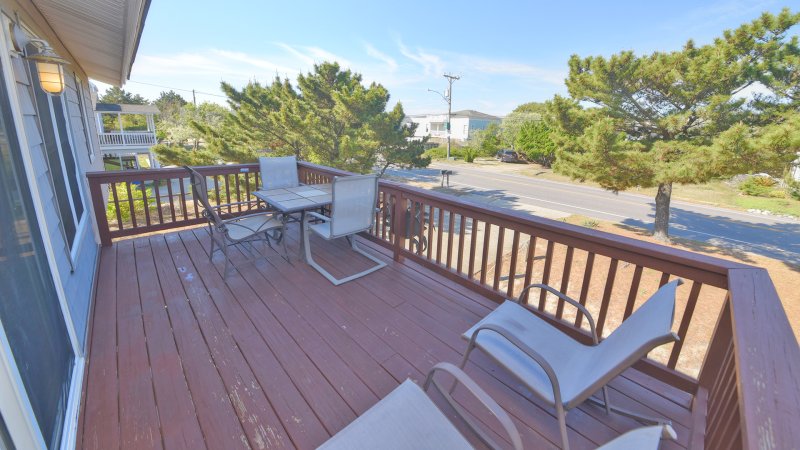 Moore Fun – Deck