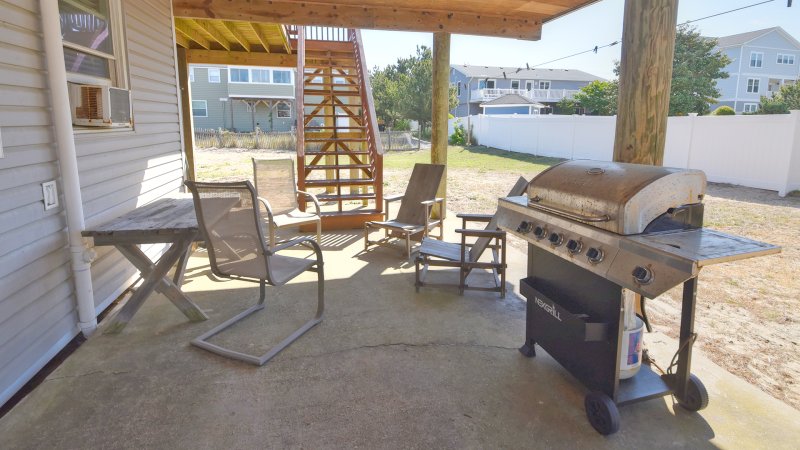 Moore Fun – Grill Area