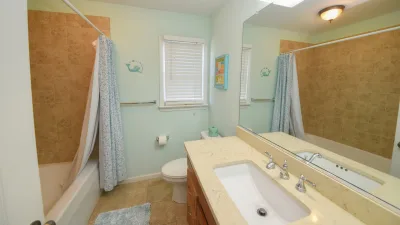 Moore Fun – Common Bath for BR1 and BR2