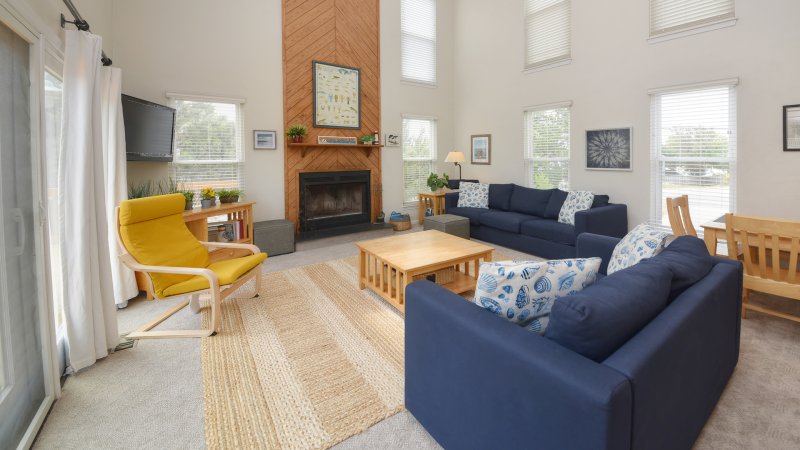 Blue Crab – Living Room