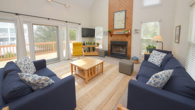 Blue Crab – Living Room