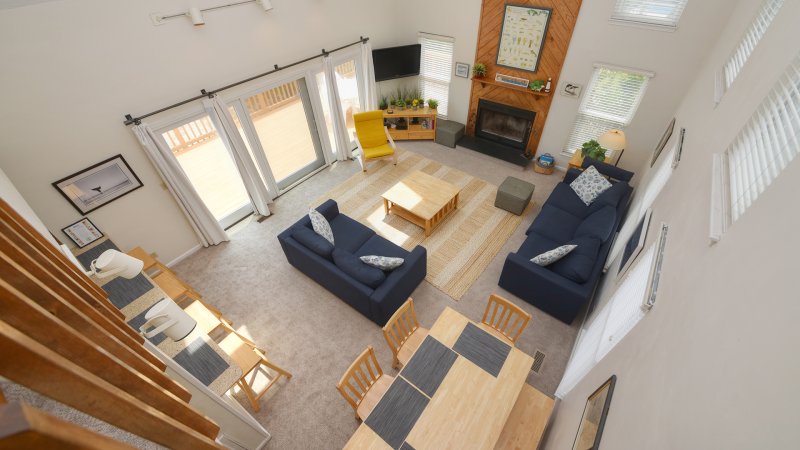 Blue Crab – Living Room