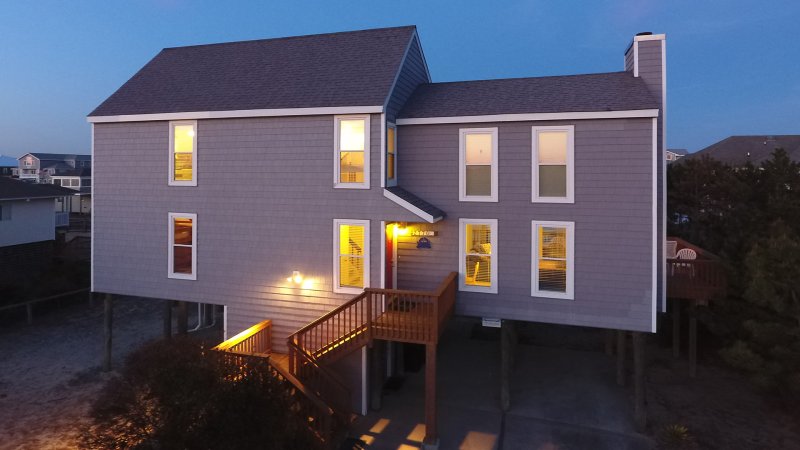 Blue Crab – Exterior