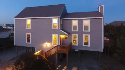 Blue Crab – Exterior