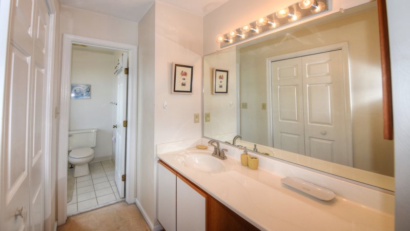 Blue Crab – Private Bath for BR1