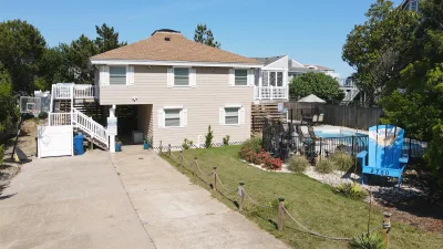 Fun in the Sun – Exterior