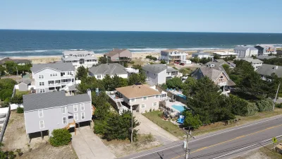 Fun in the Sun – Exterior
