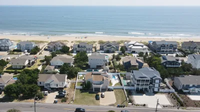 Sand Daylor – Exterior