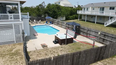 Del Mar – Exterior