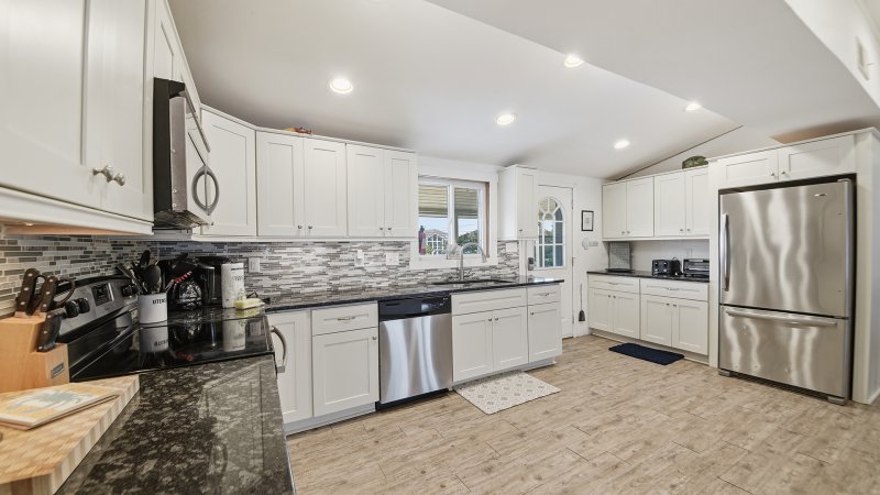 Bridge Bound – Kitchen