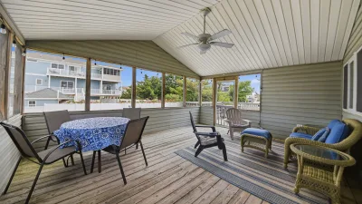 Bridge Bound – Screened Deck