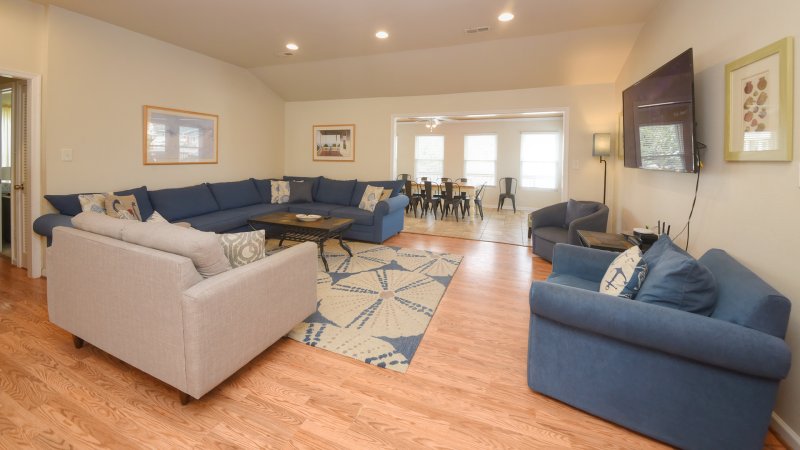 Sandy Paws – Living Room