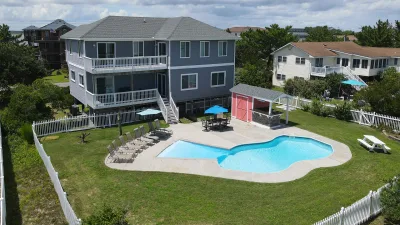 Gone Coastal – Exterior