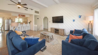 Tuna Trap – Living Room