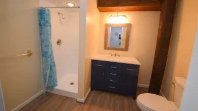 Tuna Trap – Common Bath for 1st Floor