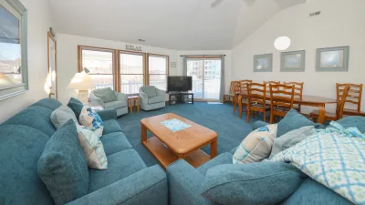 Nittany Li-On – Living Room