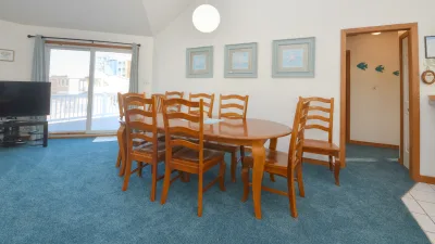 Nittany Li-On – Dining