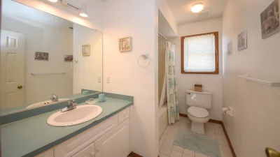 Nittany Li-On – Common Bath for BR1 and BR2
