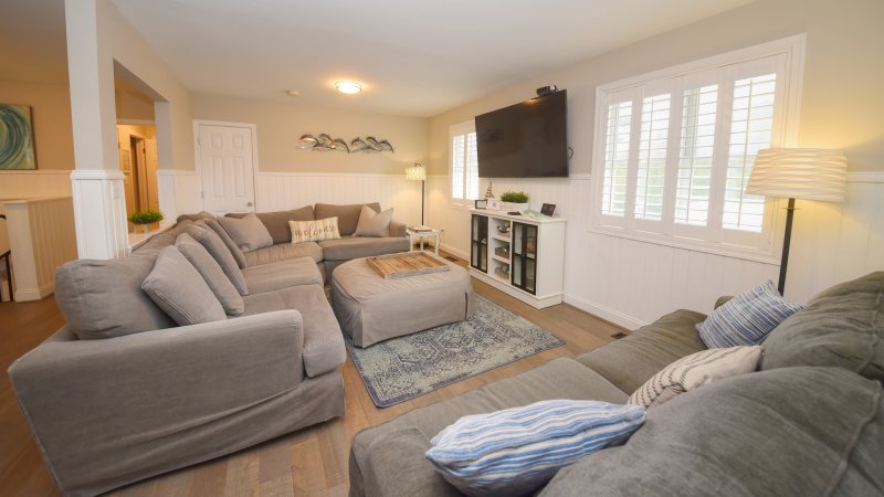 Ocean Pearl – Living Room