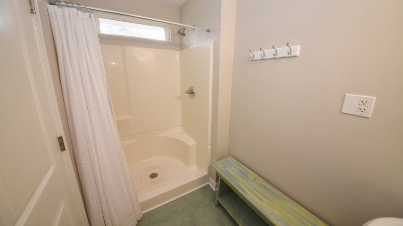 Ocean Pearl – Private Bath for BR2