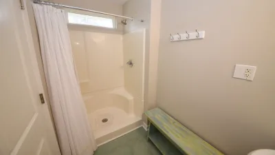Ocean Pearl – Private Bath for BR2