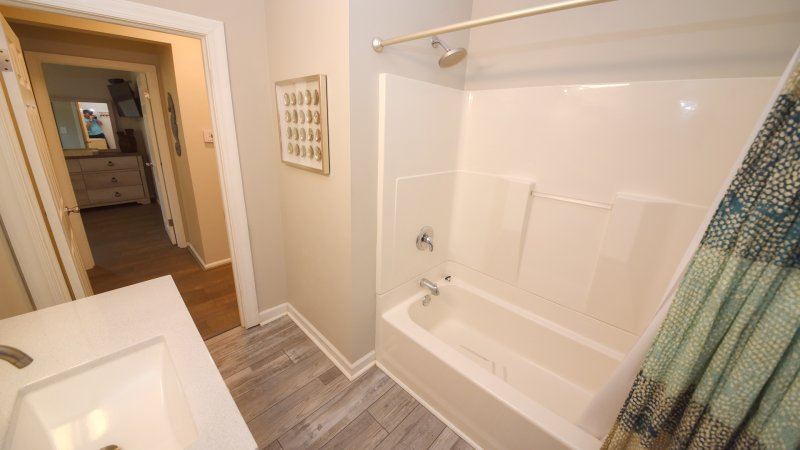 Ocean Pearl – Common Bath for 2nd Floor