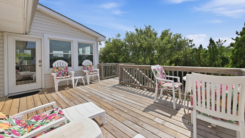 Sugar Shack – Deck