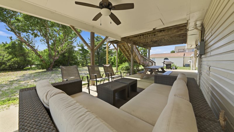 Sugar Shack – Covered Sitting Area