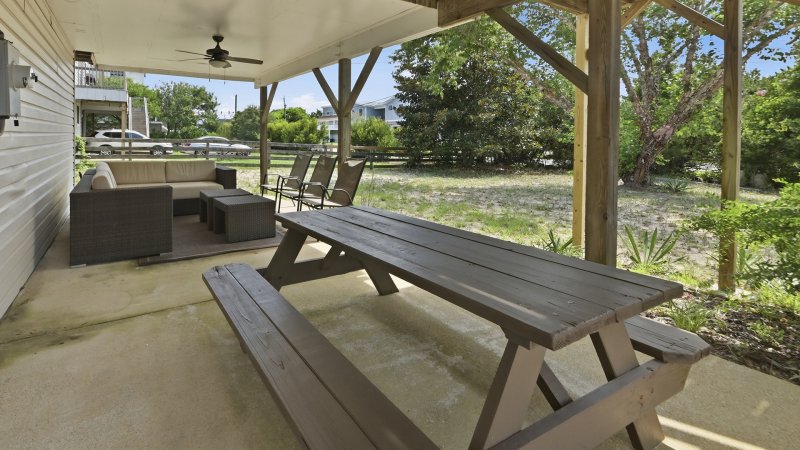 Sugar Shack – Covered Sitting Area