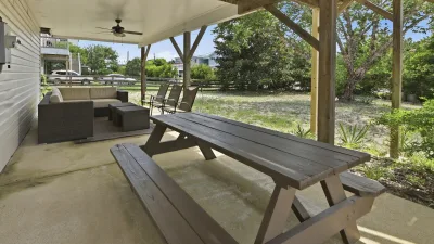 Sugar Shack – Covered Sitting Area