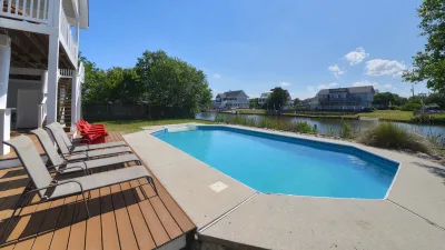 Sandbar – Pool